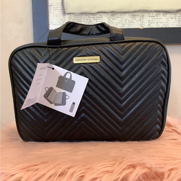Adrienne Vittadini Handbags - Adrienne vittadini bag🖤